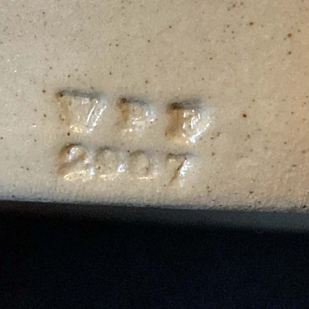 Pottery Vase Williamsburg, Va. 7 1/8” Tall. Blue Flowers on Beige Pottery. - Picture 11 of 13